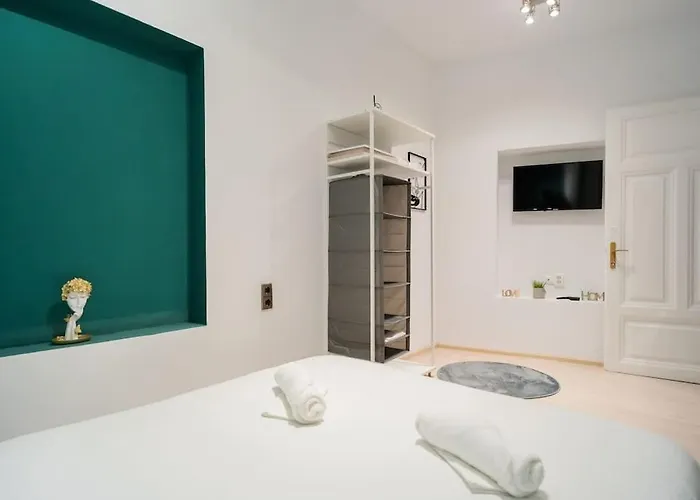 Hacienda Smardan - Old Town Studio Hideout *